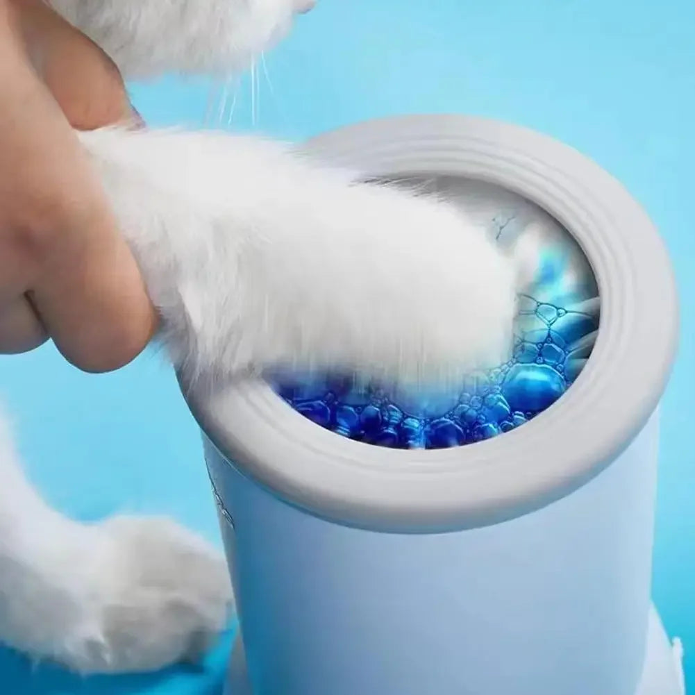 Automatic foot cleaner