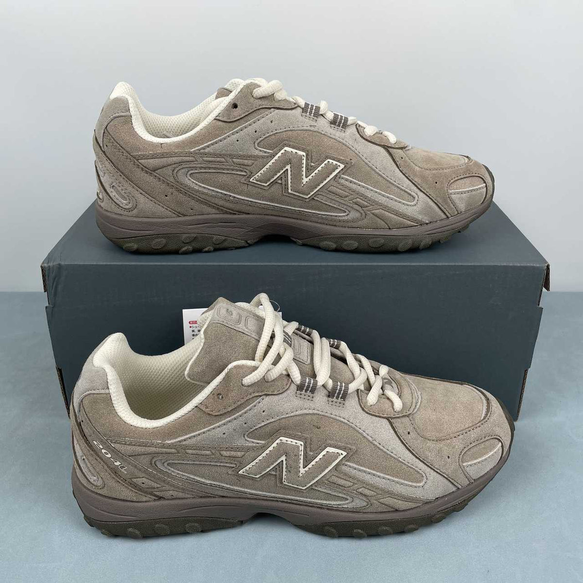 New Balance 204L - Mushroom/Arid Stone