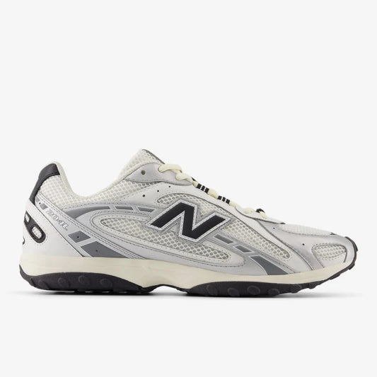 New Balance 204L - Silver Metallic/Black